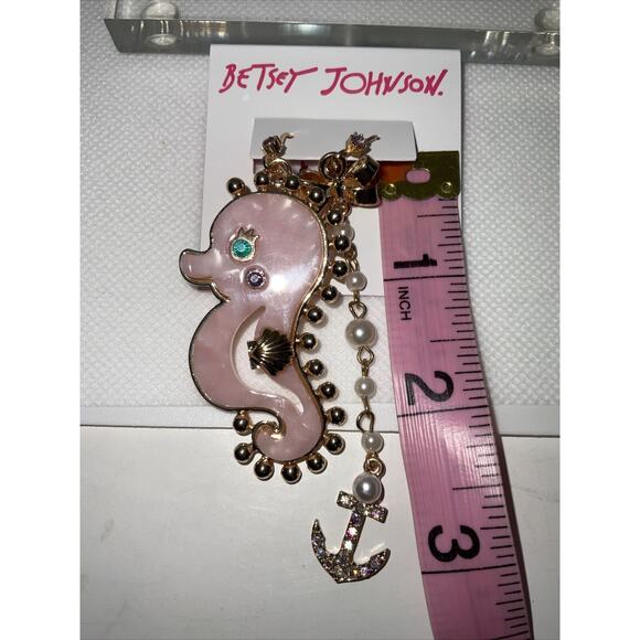 NEW NWT BETSEY JOHNSON GOLD TONE PINK SEAHORSE FAUX PEARL ANCHOR DANGLE EARRINGS - Picture 5 of 7
